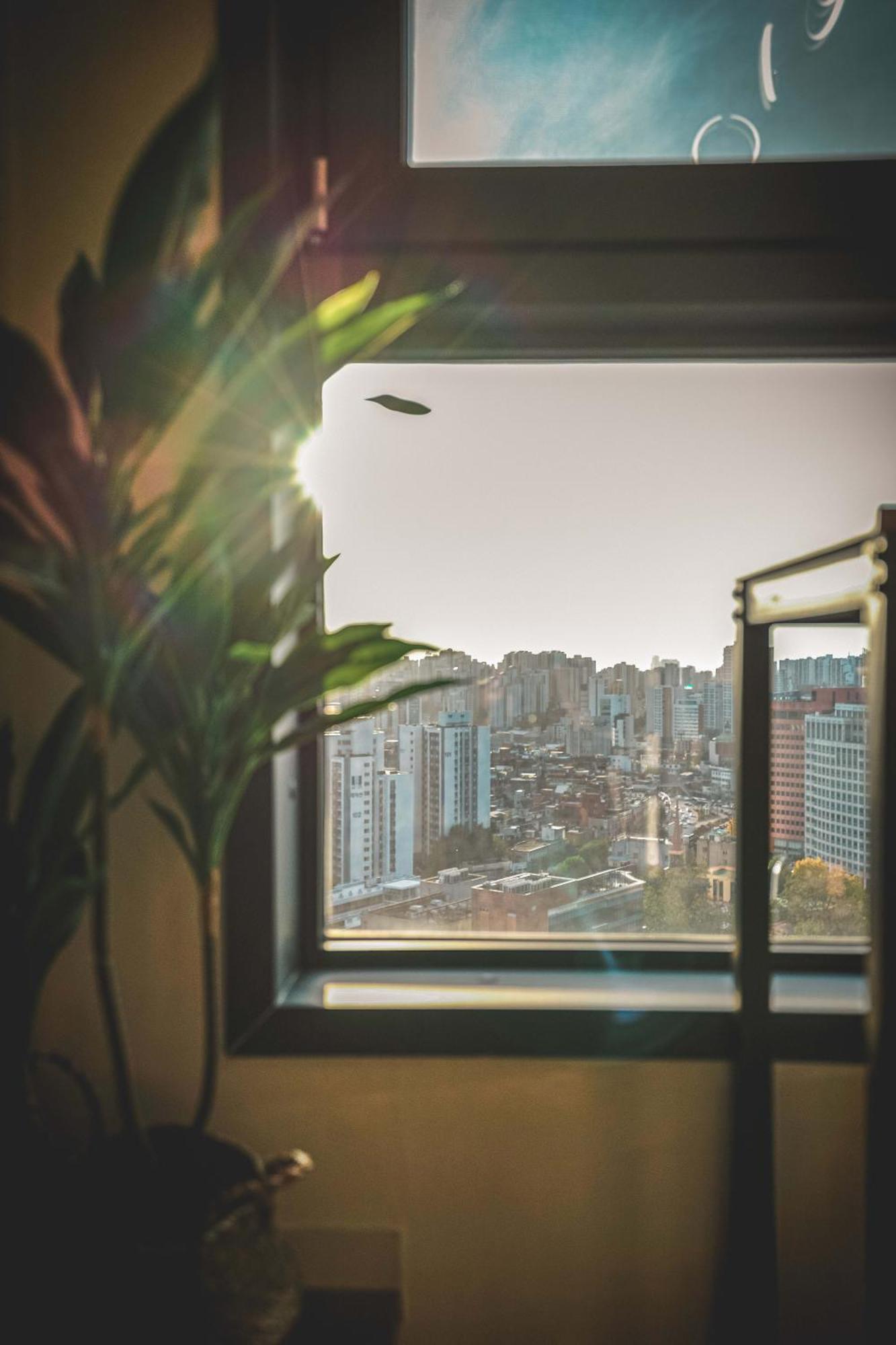 The Platinum Station - Free Parking, Transportation Hub, Station, Chungjeongro Station, Various Hot Places, High-rise View Pangsapuri *