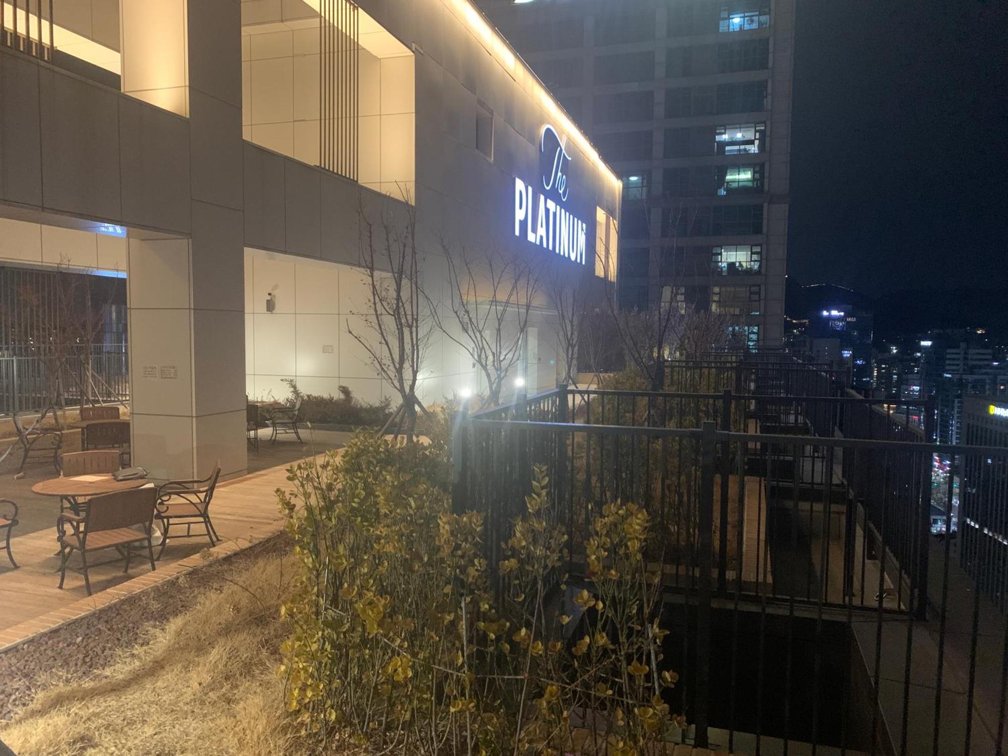 The Platinum Station - Free Parking, Transportation Hub, Station, Chungjeongro Station, Various Hot Places, High-rise View Pangsapuri Seoul
